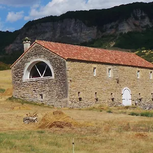 Maison d'hôtes D'hôtes Les Louves, Saint-Paul-des-Fonts